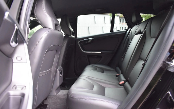 Volvo V60 cena 55900 przebieg: 149200, rok produkcji 2015 z Szprotawa małe 781